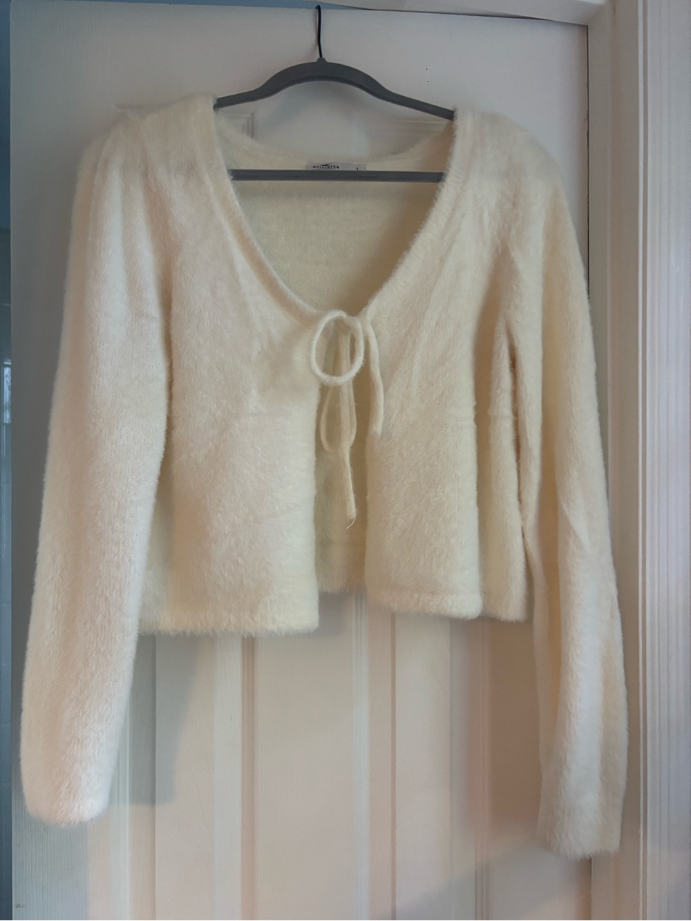 Cream Fuzzy Tie-Front Hollister Women's Sweater Cardigan L